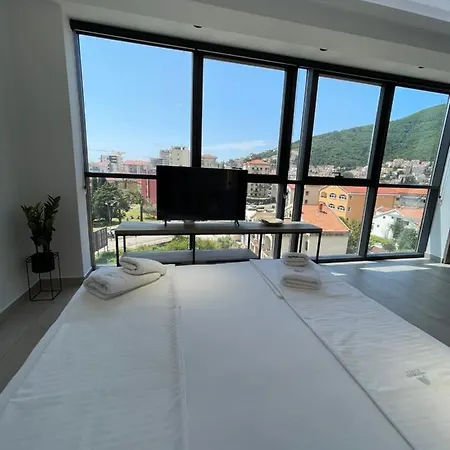 Dora Family Apartment Budva