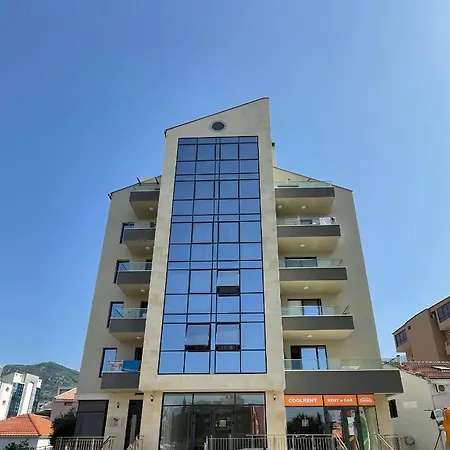 Dora Family Apartment