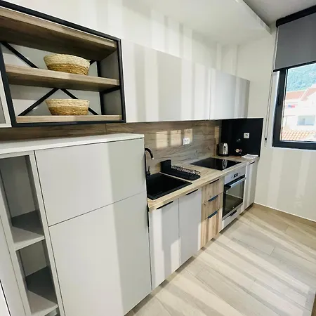 Dora Family Apartment